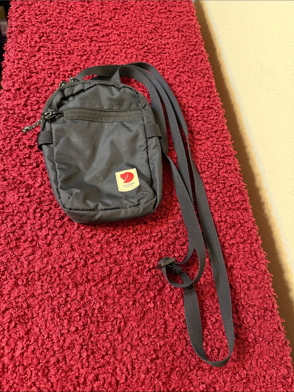FJALL RAVEN Black Small Crossbody bag purse - Picture 2 of 10